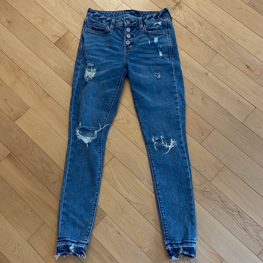 Arizona mid rise skinny size 3 distressing ankle raw hem